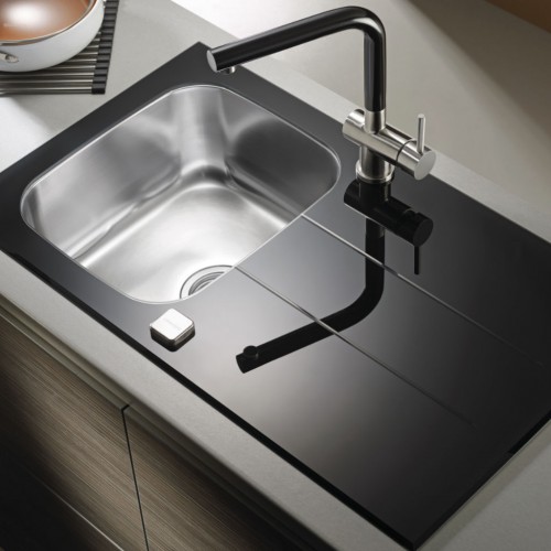 Reversibles Spülbecken aus schwarzem Glas