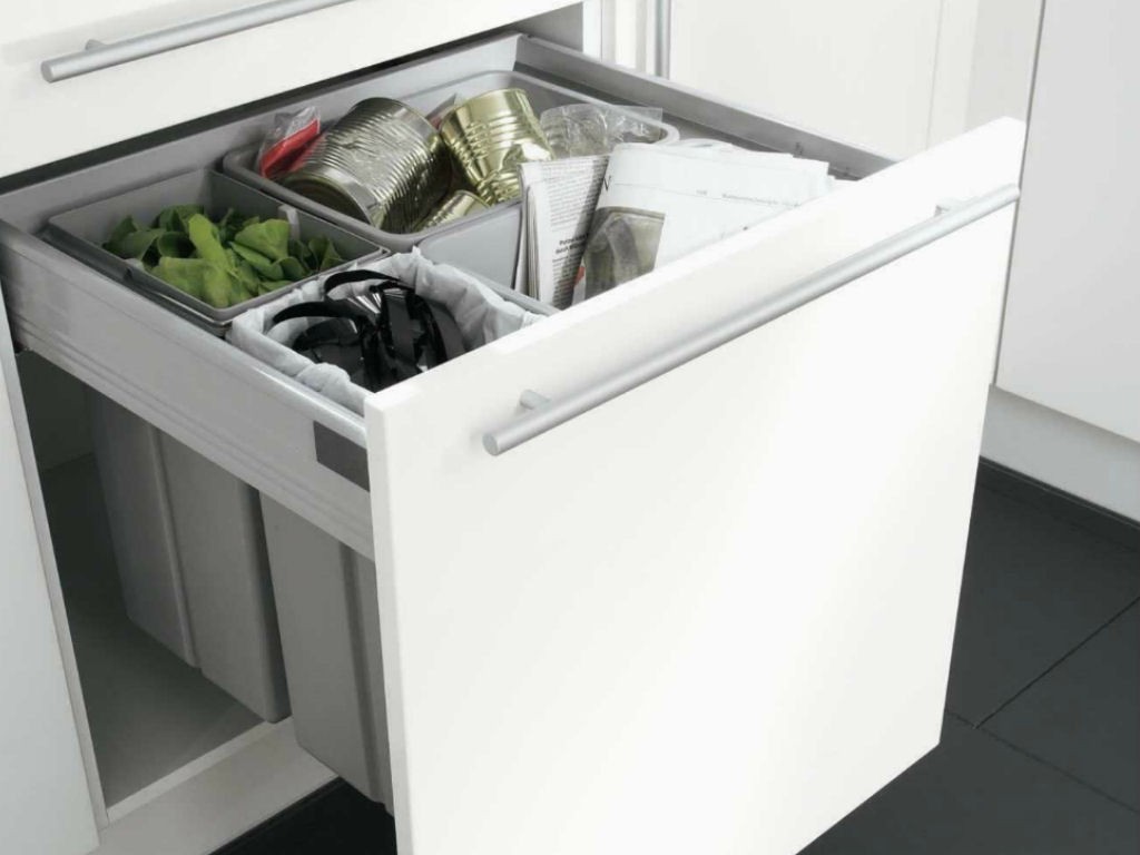 Spülenunterschrank mit Abfallorganisation