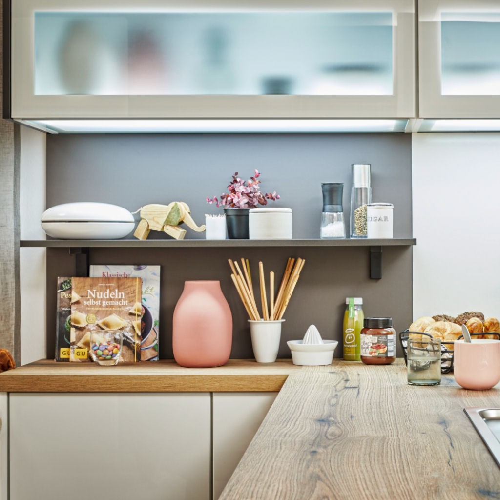 Hängeschrank für Mikrowelle