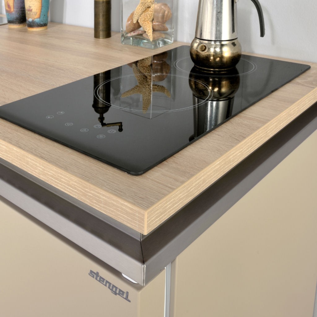 Büroküche 160 cm breit mit Mikrowelle