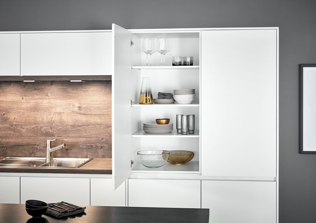 Impuls Hochschrank mit Regalboeden